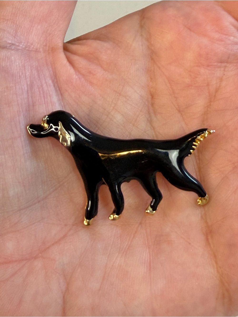 Vintage Black Enamel Setter Dog Brooch Gold Tone Hunting Spaniel Pin Costume 90s